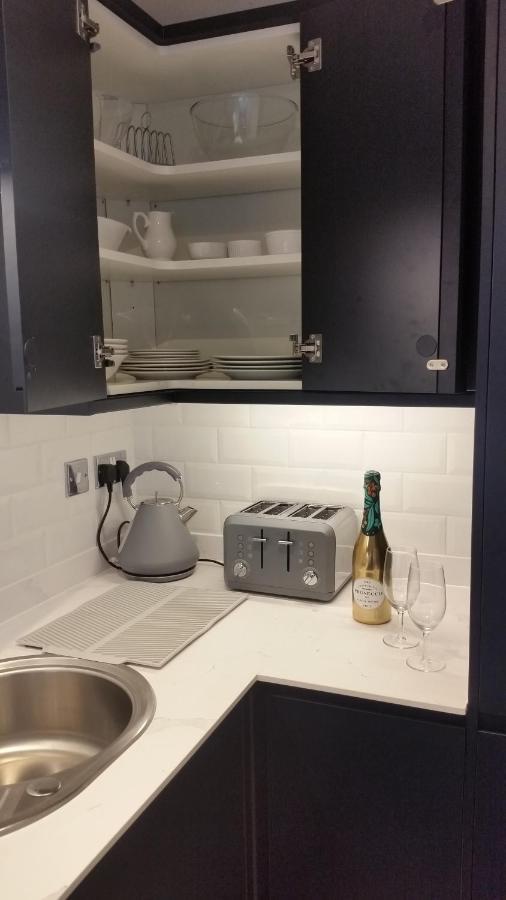 The Picture House Stylish Apartment In Fowey Bagian luar foto