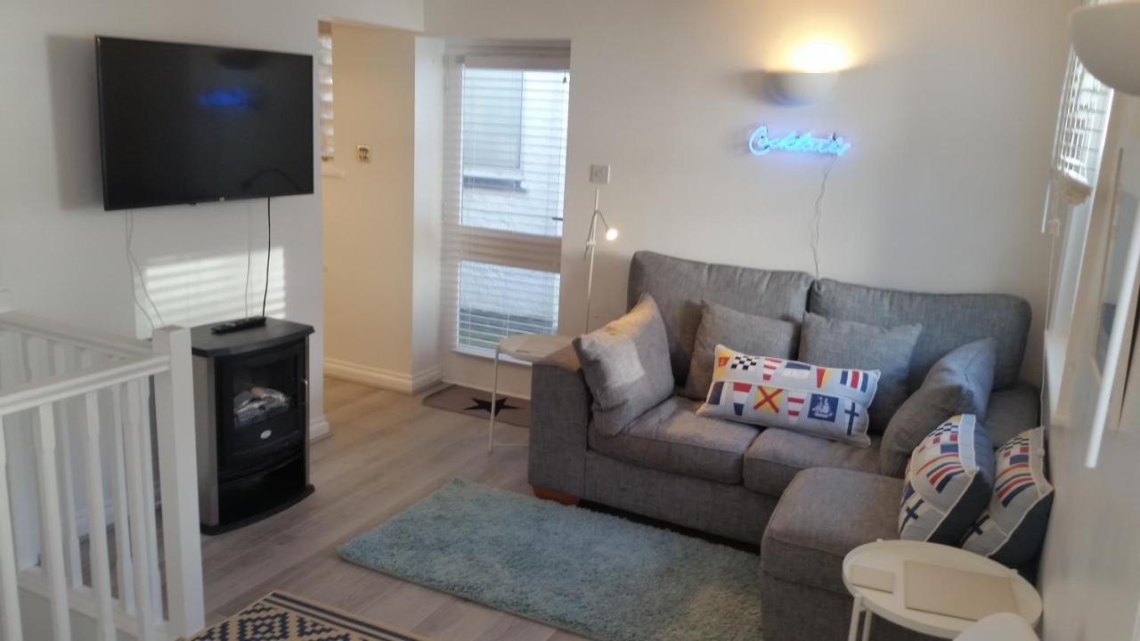 The Picture House Stylish Apartment In Fowey Bagian luar foto