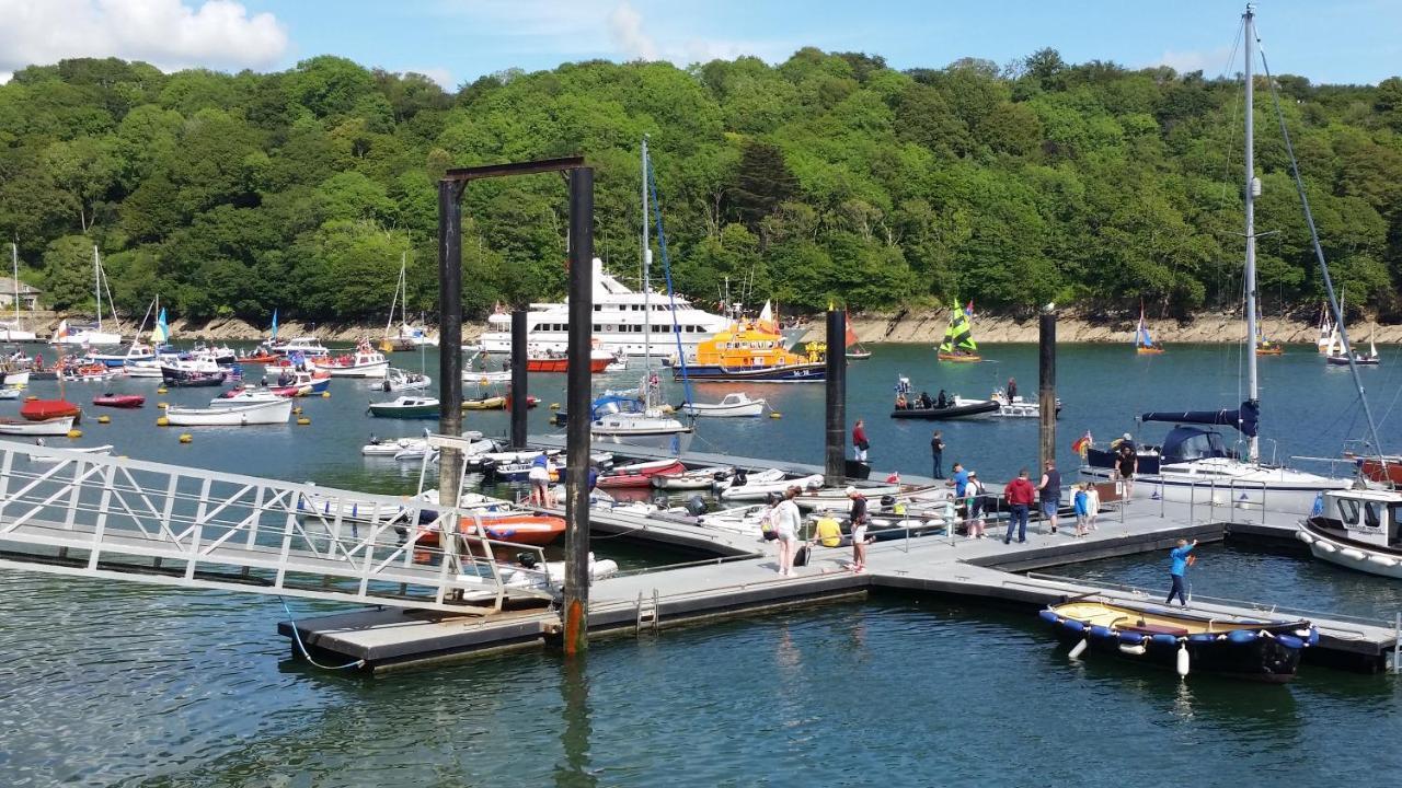 The Picture House Stylish Apartment In Fowey Bagian luar foto